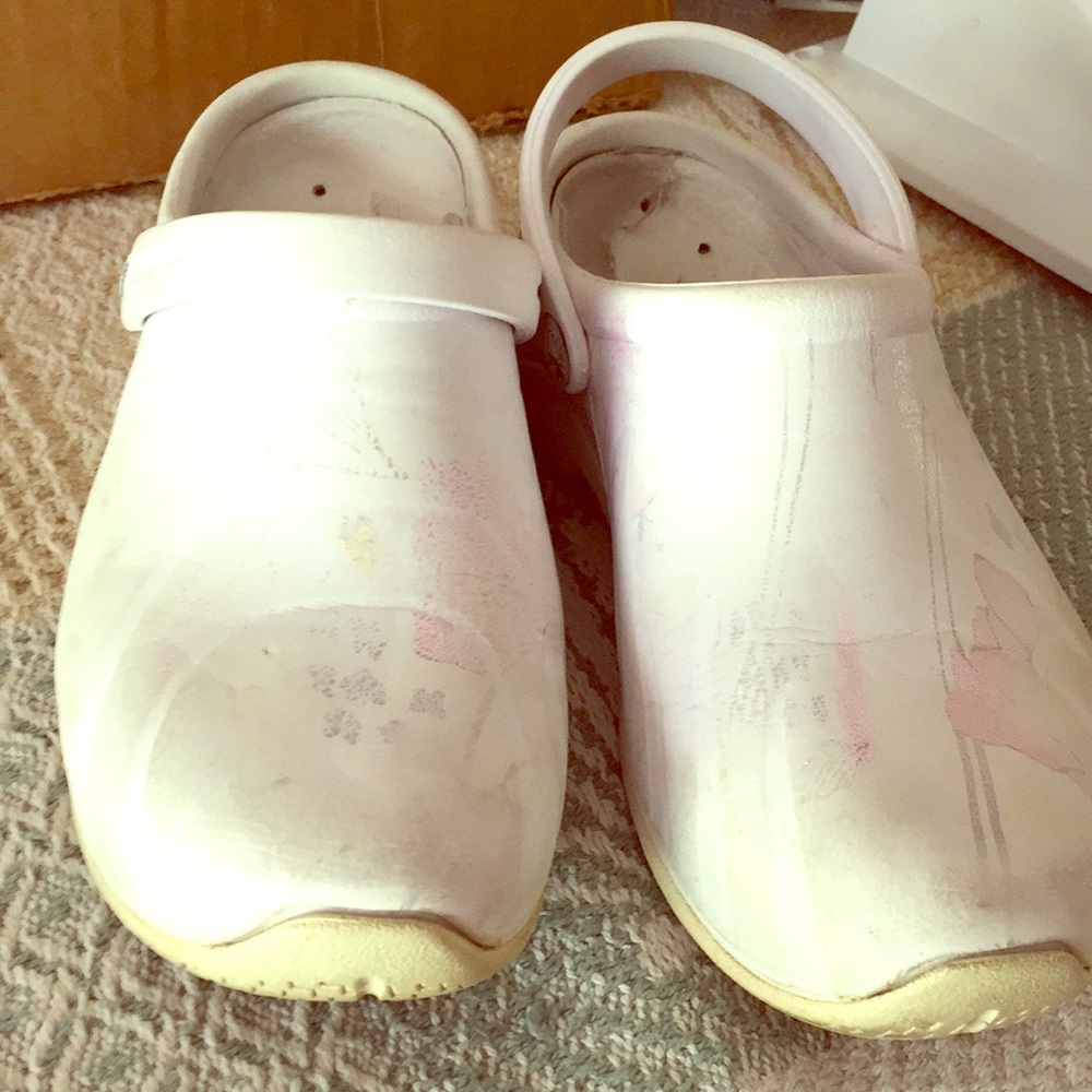 Ladies Work Shoes